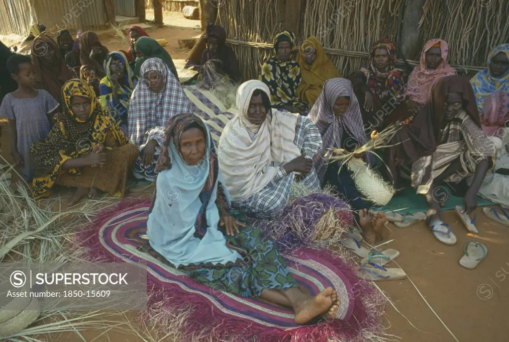 Somalia, Bula Hawa, WomenS Group Producing Woven Basketwork Near Mandera.