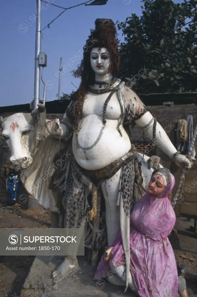India, West Bengal, Calcutta, 'Statue Of Shiva And His Vehicle The Bull, Nandi.'