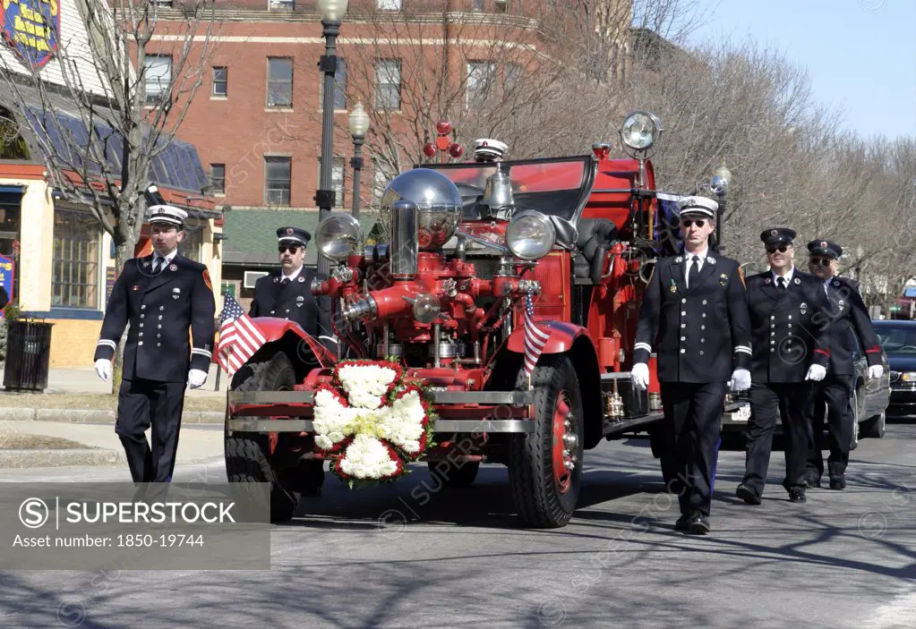Usa, New Hampshire, Keene, Fire Truck At The Funeral Of A Fireman.