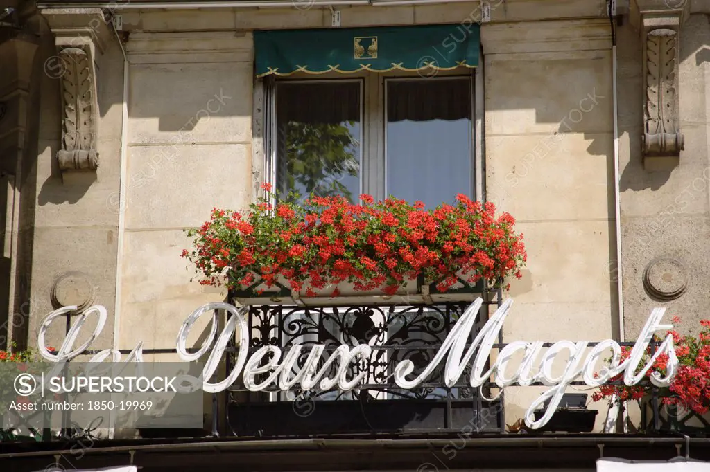 France, Ile De France, Paris, Les Deux Magots The Famous Literary Cafe Frequented By The Surrealists On Place St Germain Des Pres