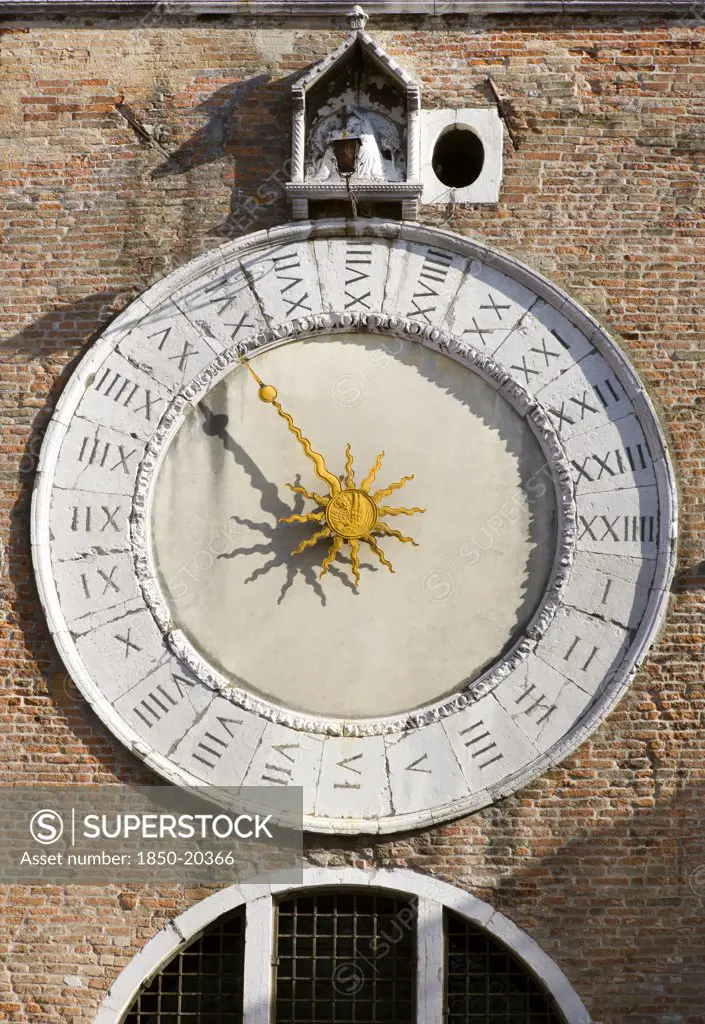 Italy, Veneto, Venice, The Clock Of San Giacomo Di Rialto In The San Polo And Santa Croce District. The Clock Dating From 1410 Has Been A Notoriously Bad Time-Keeper