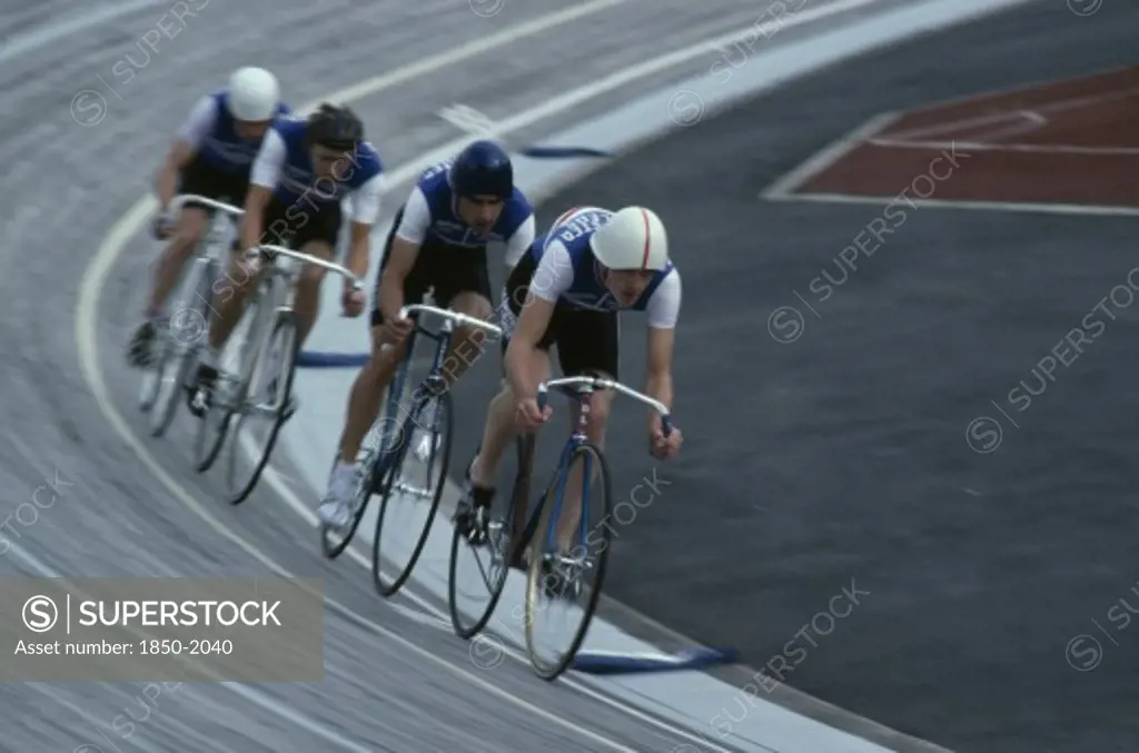 Sport, Cycling, Track, Manchester Wheelers Pursuit Team 1 Racing On Sloped Track.