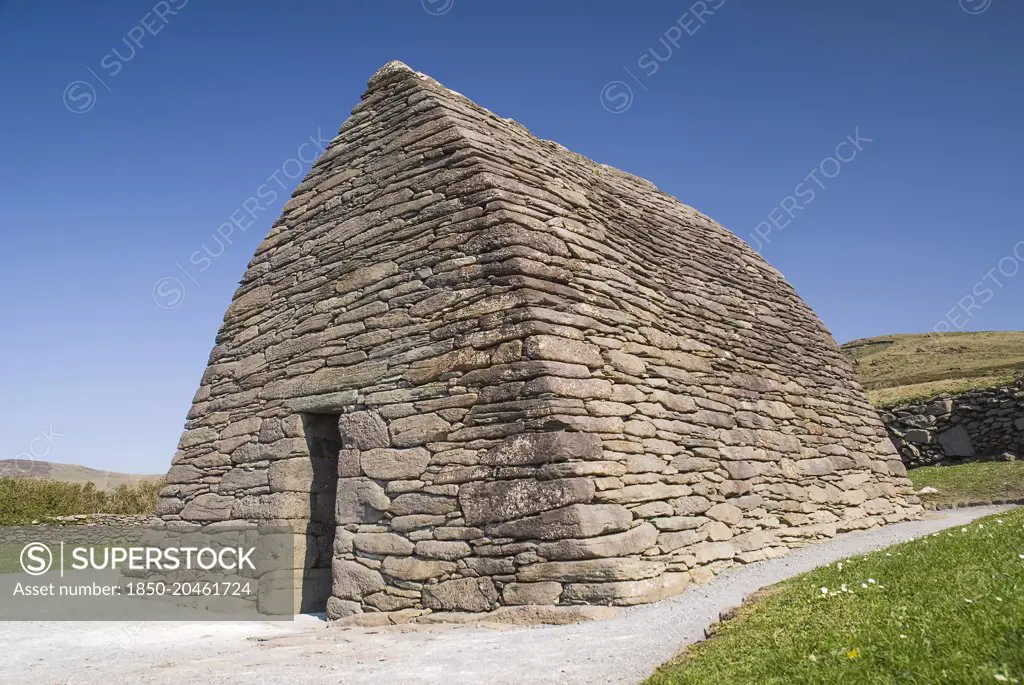 Ireland, County Kerry, Gallarus Oratory built by early Christian farmers between the 6th and 9th centuries.  