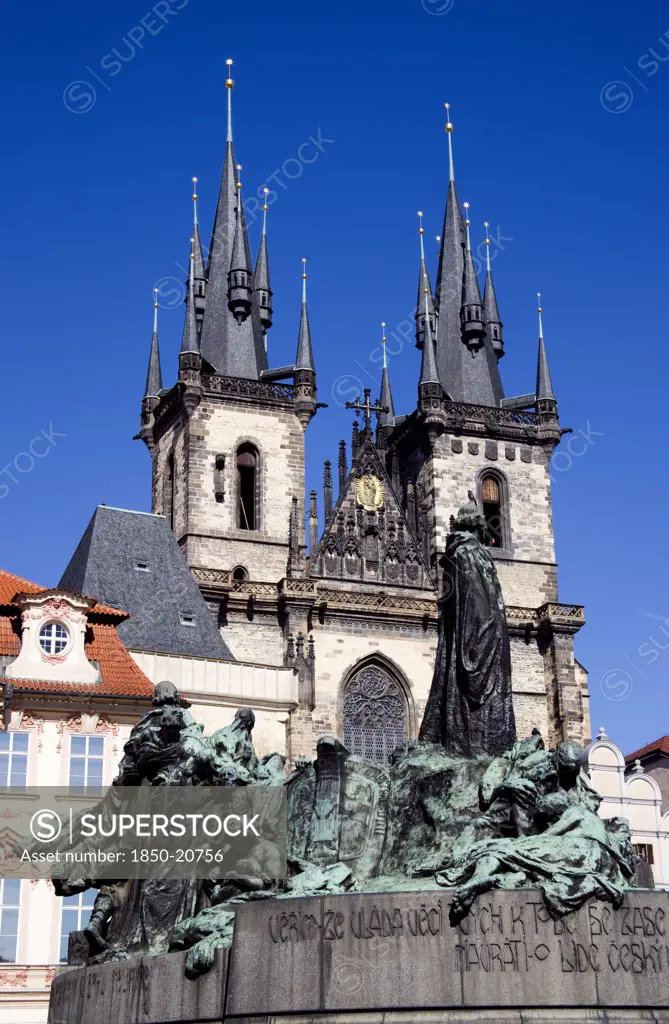 Czech Republic, Bohemia, Prague, Statue Of The Czech Religious Reformer Jan Hus In The Old Town Square Outside The Church Of Our Lady Before Tyn