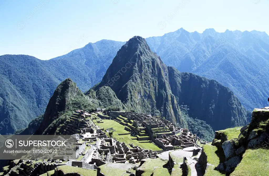 Peru, Cusco Department, Machu Picchu, Inca Ruins And Huayna Picchu.