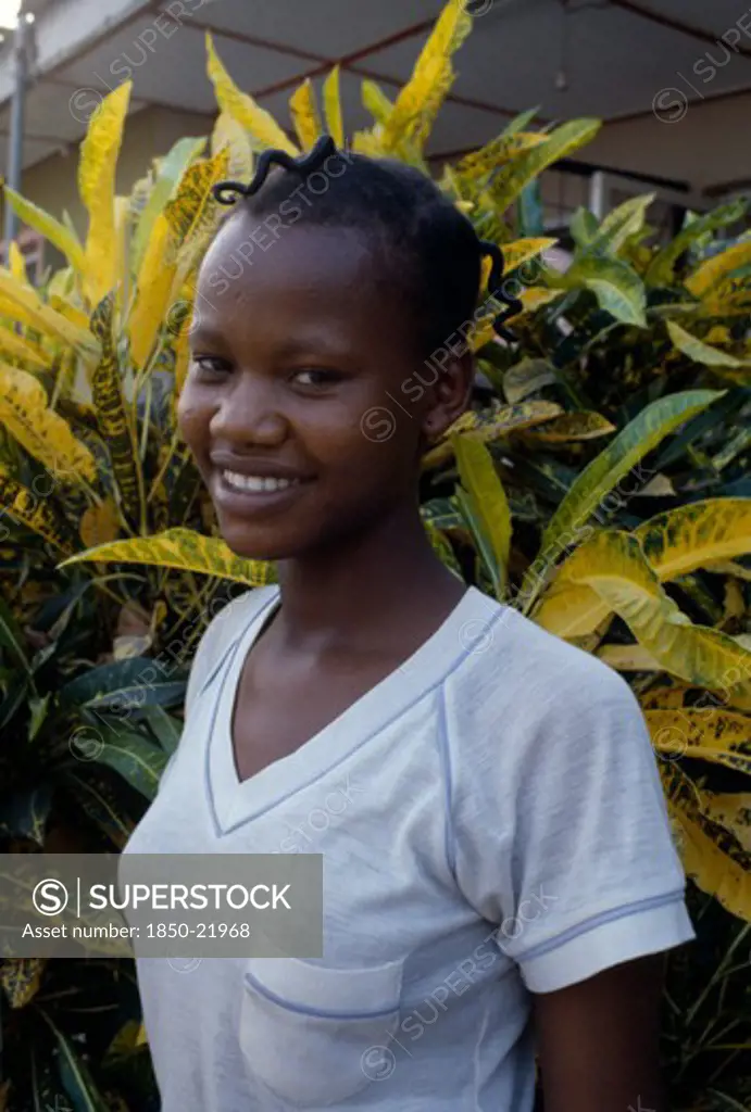 Nigeria, People, Three-Quarter Portrait Of Smiling Young Ibo Girl