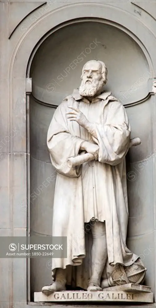 Italy, Tuscany, Florence, 'Statue Of The Physicist, Mathematician, Astronomer And Philosopher Galileo Galilei In The Vasari Corridor Outside The Uffizi'