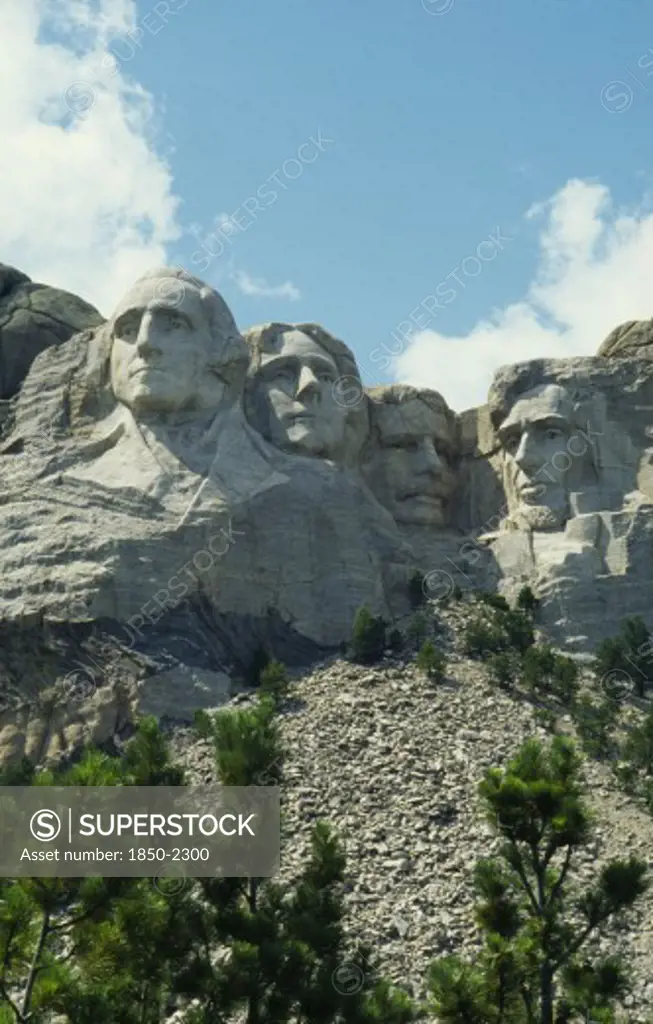 Usa, South Dakota , Mount Rushmore, 'National Memorial With Carved Faces Of Former Presidents Washington, Lincoln, Jefferson And Roosevelt.'