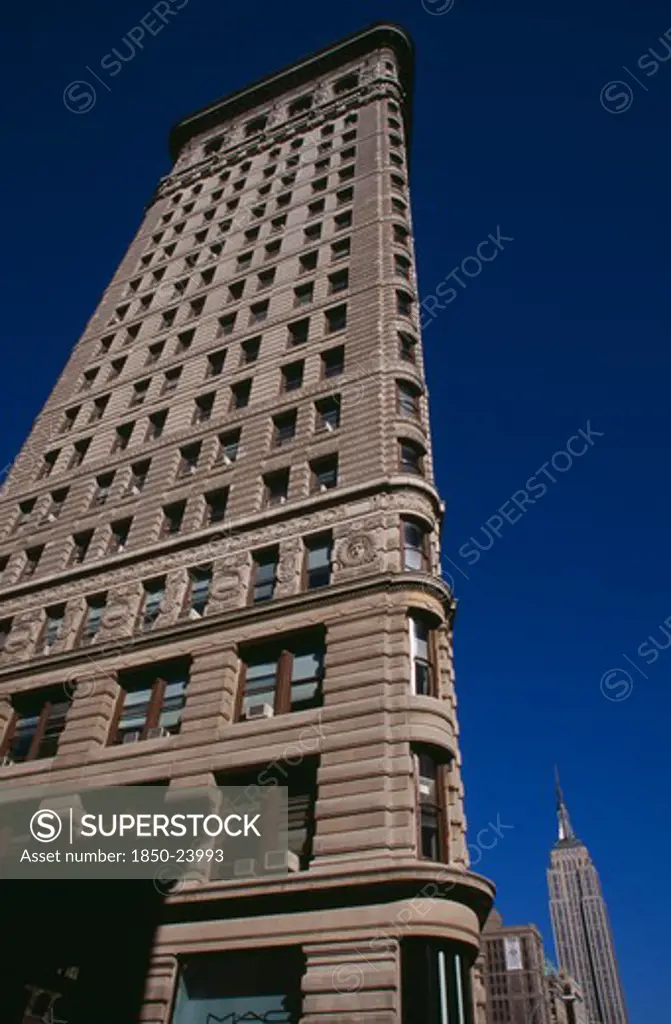 Usa, New York, New York City, 'Part View Of The Flatiron Building From 23Rd Street.  Steel Framed, Beaux-Arts Skyscraper Designed By Architect Daniel Burnham In 1902 To A Triangular Plan. '