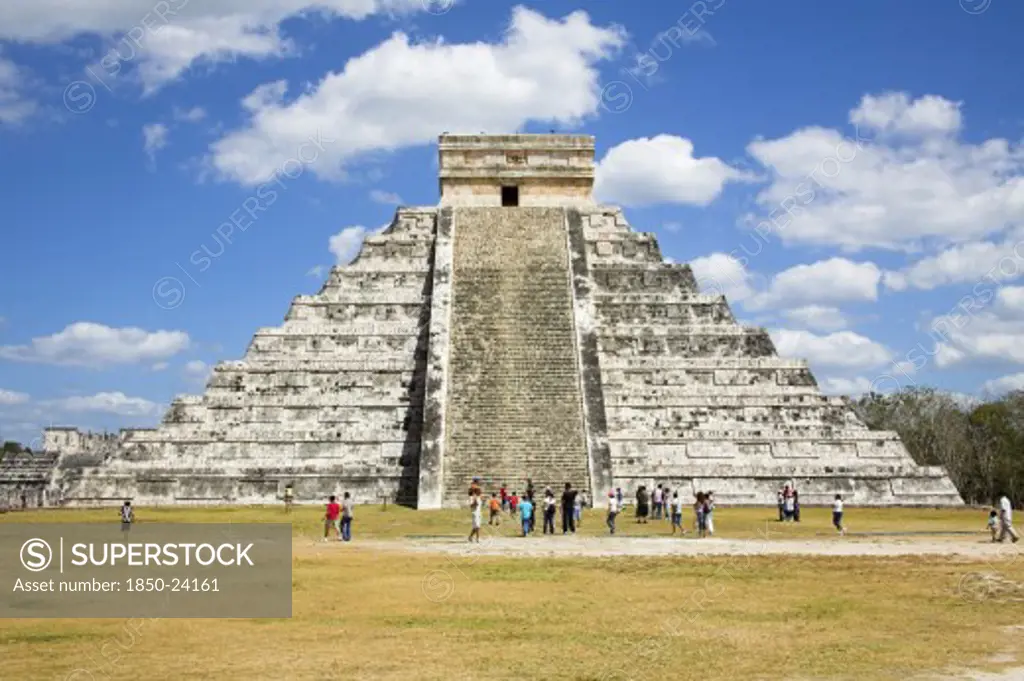 Mexico, Yucatan, Chichen Itza, 'El Castillo, Pyramid Of Kukulkan'