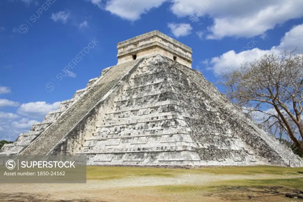 Mexico, Yucatan, Chichen Itza, 'El Castillo, Pyramid Of Kukulkan'