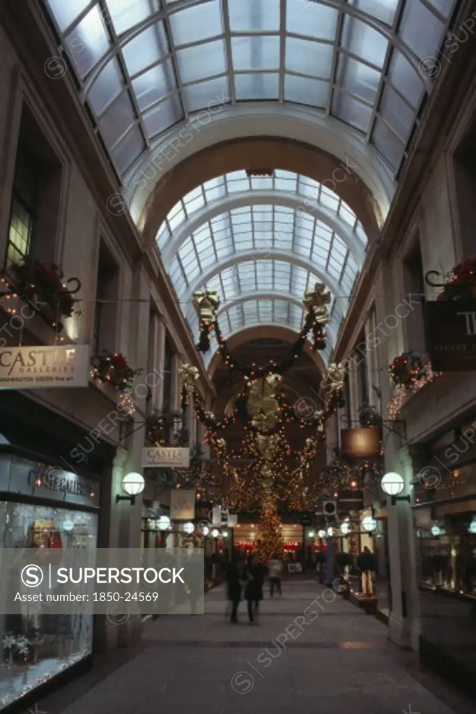England, Nottinghamshire, Nottingham, Exchange Arcade Interior Decorated At Christmas With People Shopping