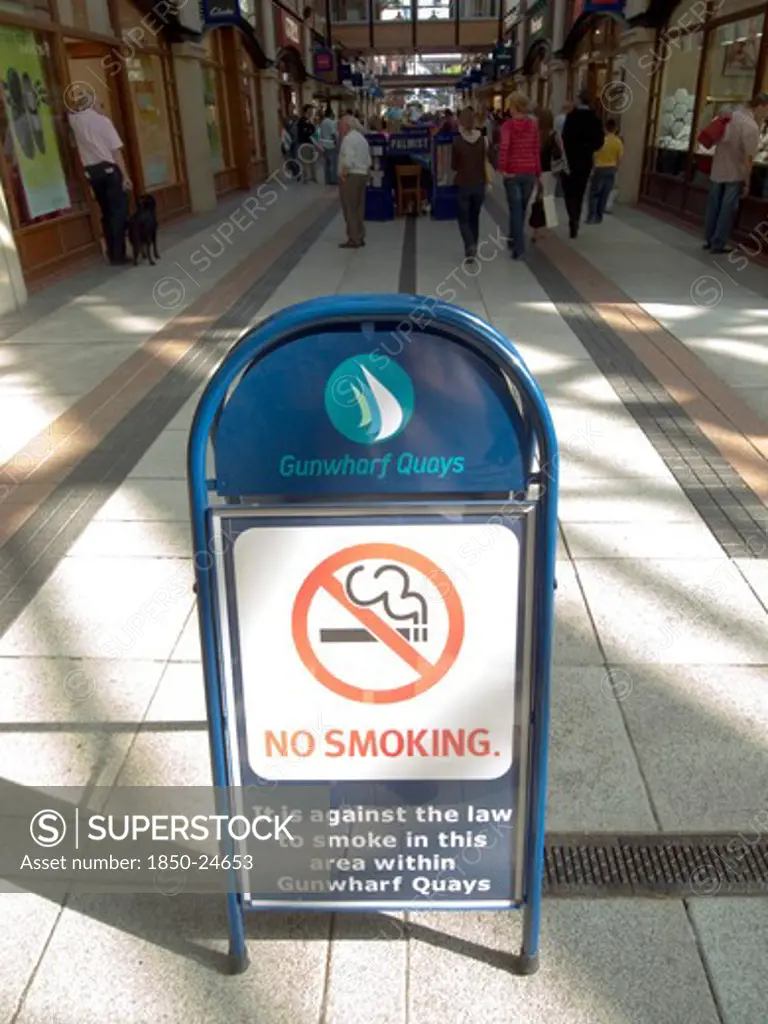 England, Hampshire, Portsmouth, No Smoking Sign In The Gunwharf Quays Shopping Complex