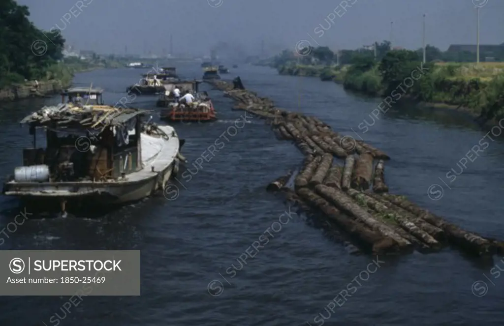 China, Jiangsu Province, Transport, Log Rafts On The Grand Canal. Suzhou To Wuxi