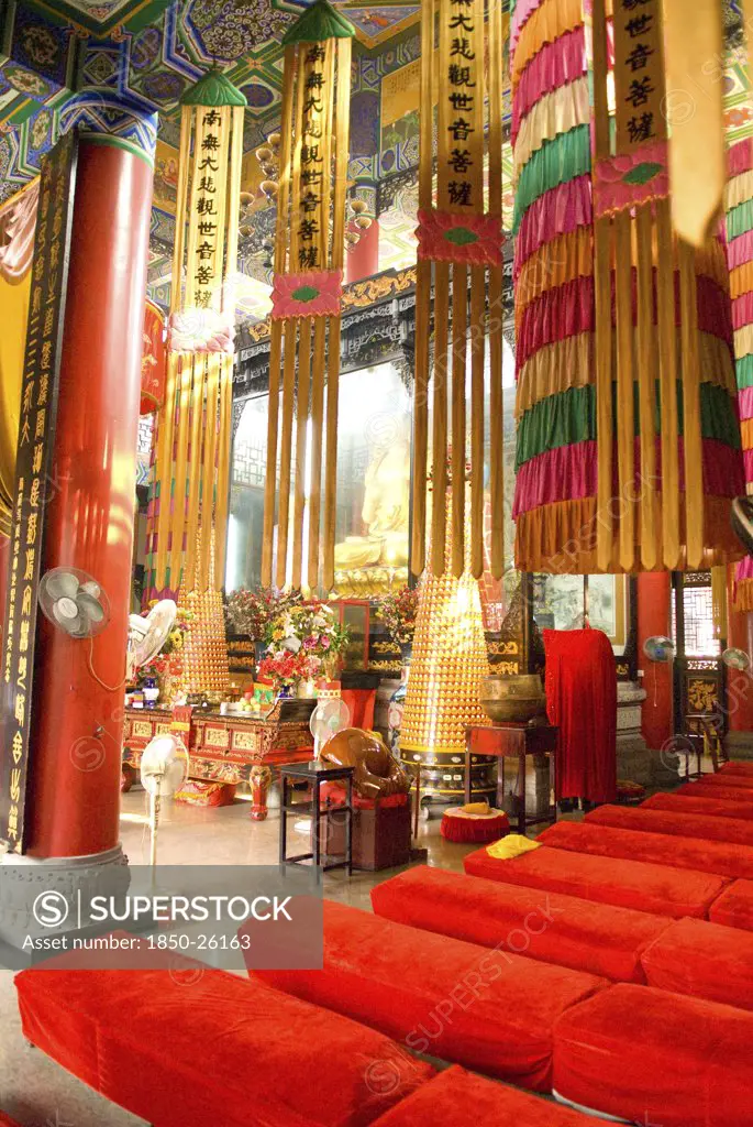 China, Sichuan Province, Chongqing, Arhat Temple Interior Of Main Hall. The Temple Was Built 1000 Years Ago And Much Of It Survived The Cultural Revolution