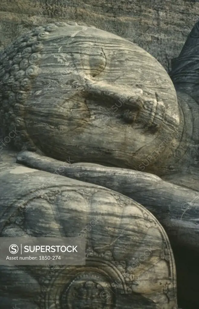 Sri Lanka, Polonnaruwa, Stone Carved Reclining Buddha Detail Of Head Lying On Hand