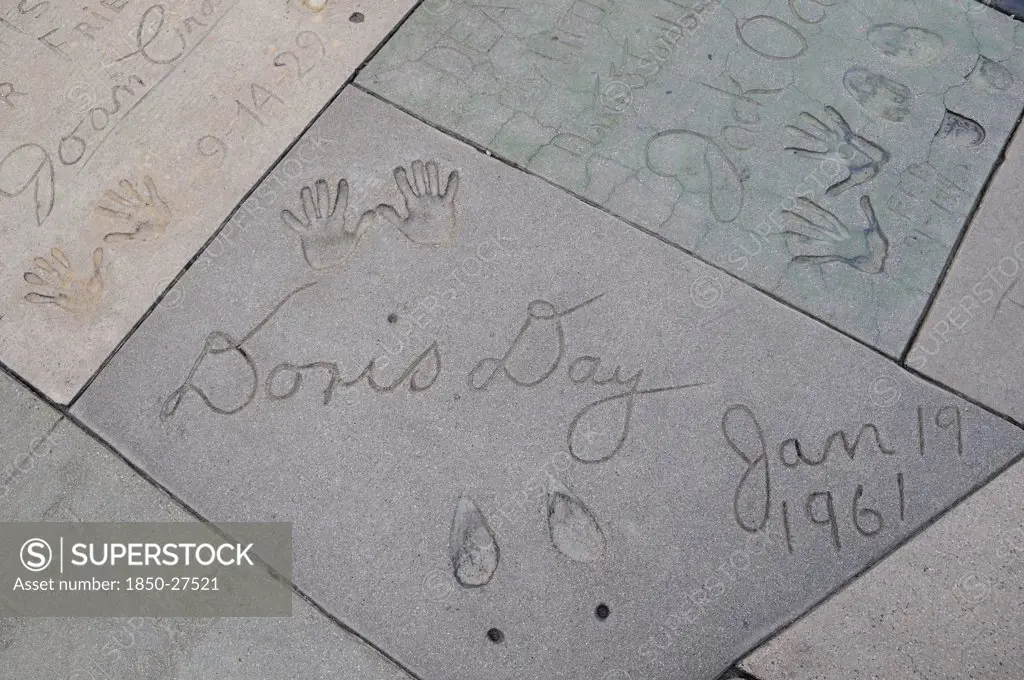 Usa, California, Los Angeles, 'Doris Day'S Tiny Footprint, Mann'S Chinese Theatre, Hollywood. Grauman'