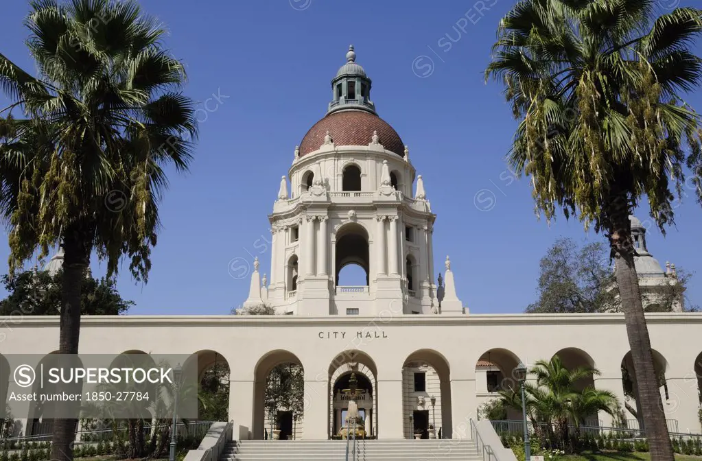 Usa, California, Los Angeles, 'Spanish Renaissance Style City Hall, Pasadena'