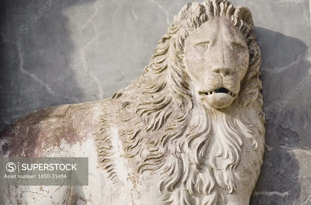 Italy Veneto Venice, Centro Storico  Plaster sculpture of lion