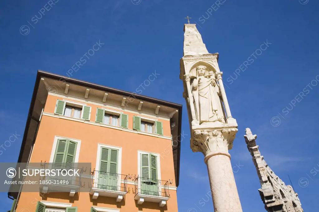 Italy Veneto Verona, Pastel painted facade of building