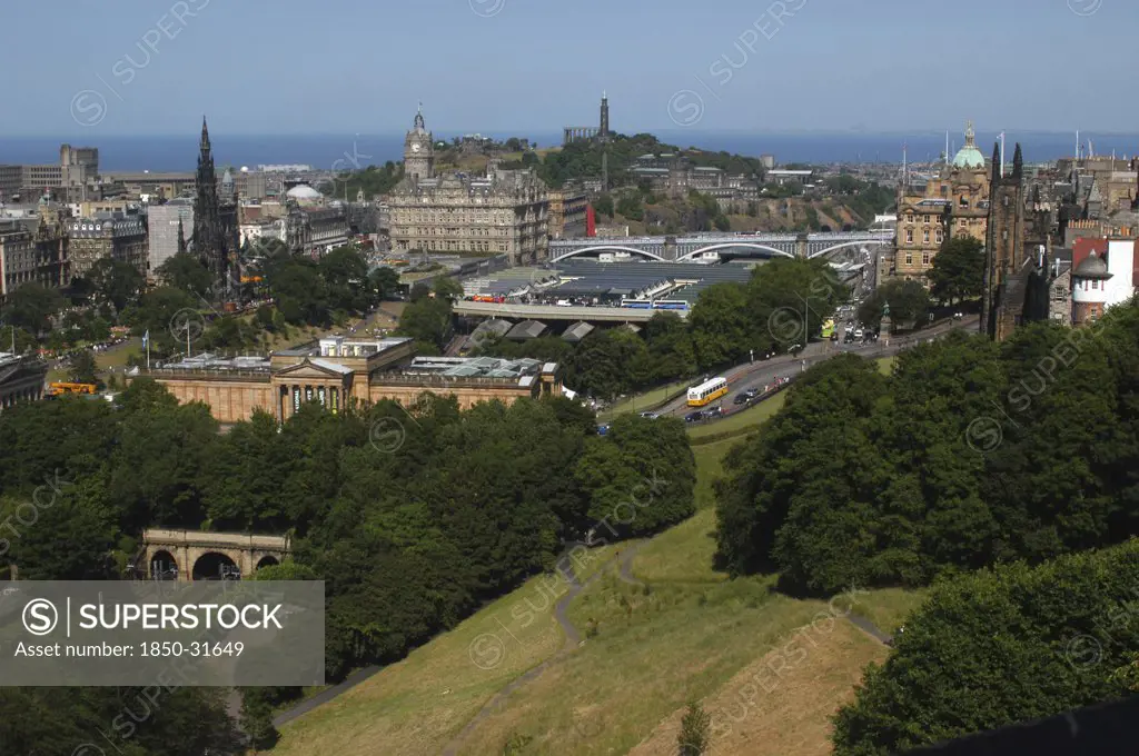 Scotland, Lothian, Edinburgh, View over the National Gallery and Railway station toward Carlton Hill
