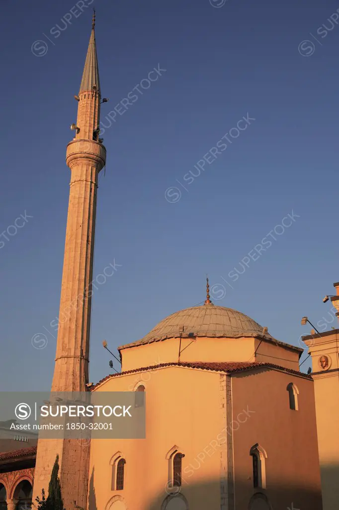 Albania, Tirane, Tirana, Ethem Bey Mosque and minaret in Skanderbeg Sqaure.