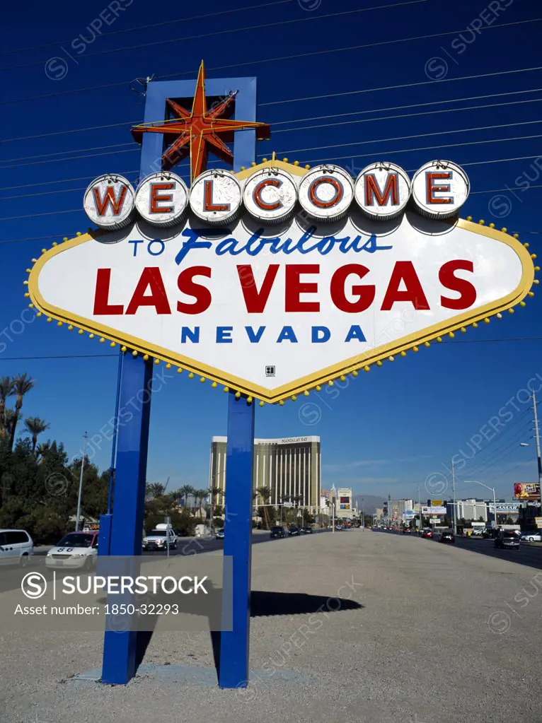 USA, Nevada, Las Vegas, Welcome to fabulous Las Vegas sign on Las Vegas Boulevard south.