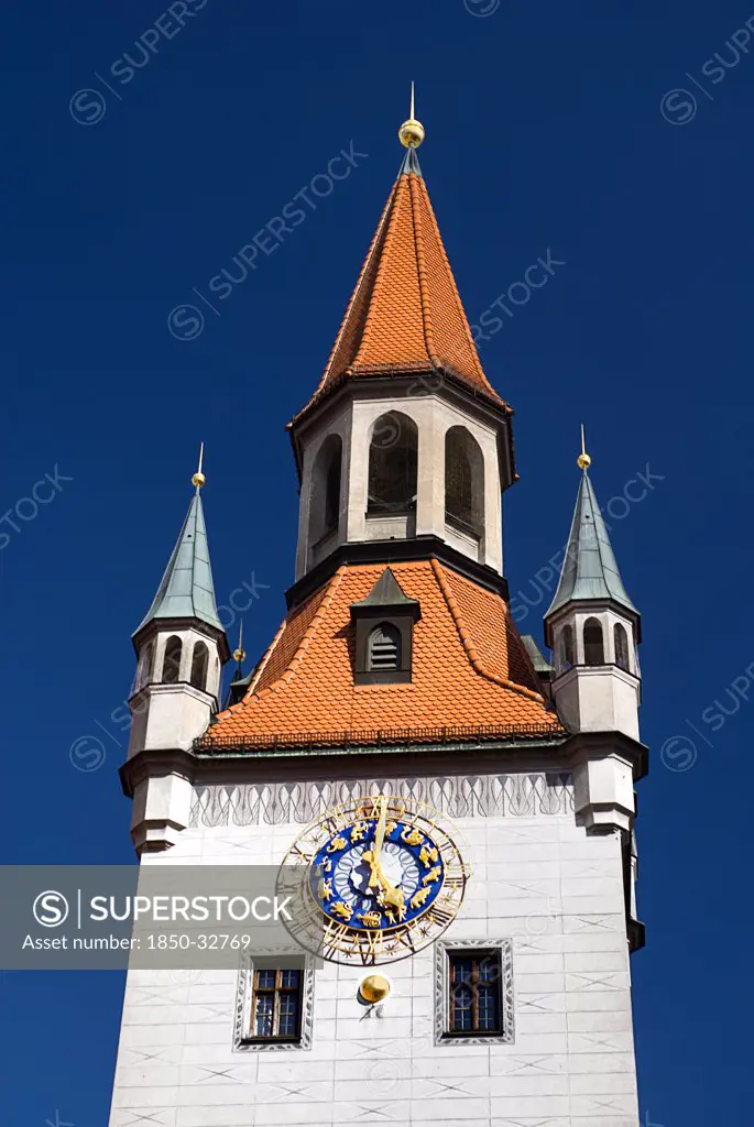 Germany, Bavaria, Munich, Marienplatz, Altes Rathaus, Old Town Hall.