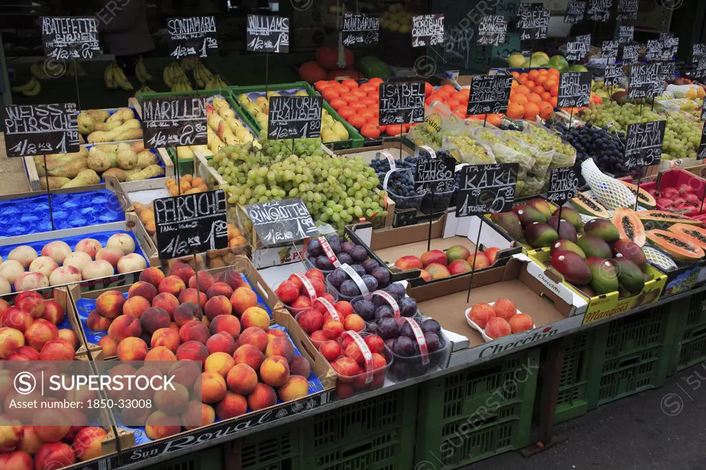 Austria, Vienna, Fruit stall in the Naschmarkt.
