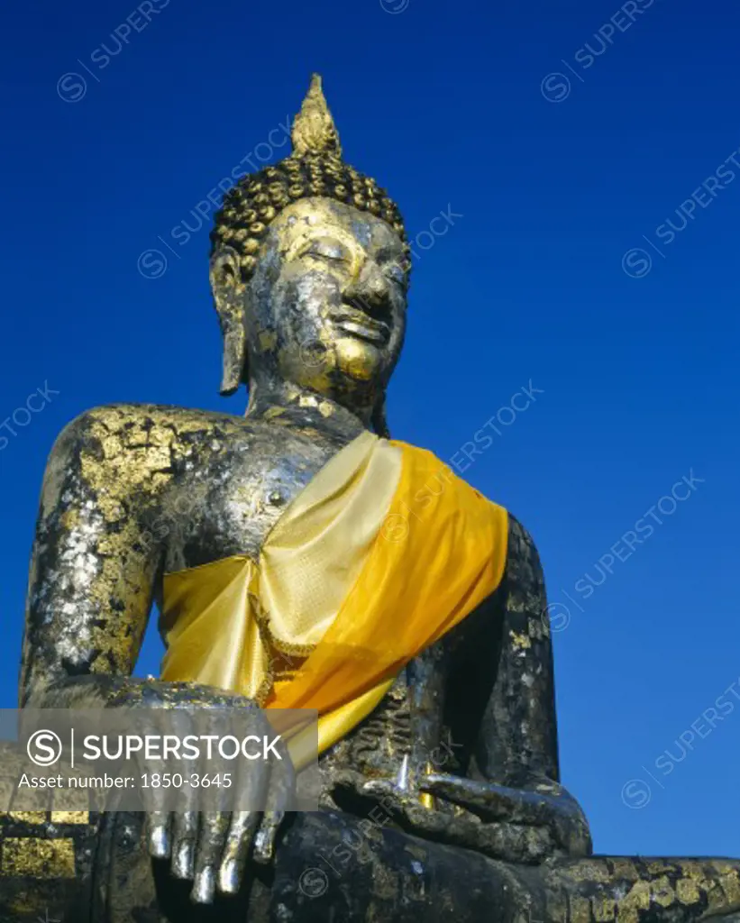 Thailand, Central Plains, Sukhothai, Satue Of Buddha On Temple-Gold And Yellow Sash