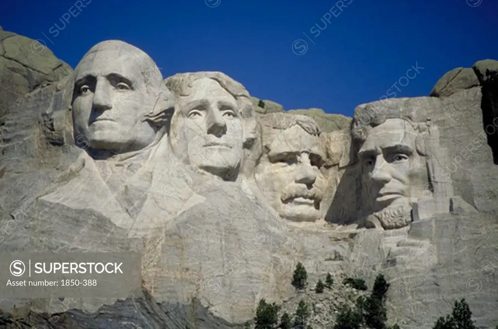 Usa, South Dakota, Mount Rushmore, The Portraits Of Four Presidents Carved Into The Mountain