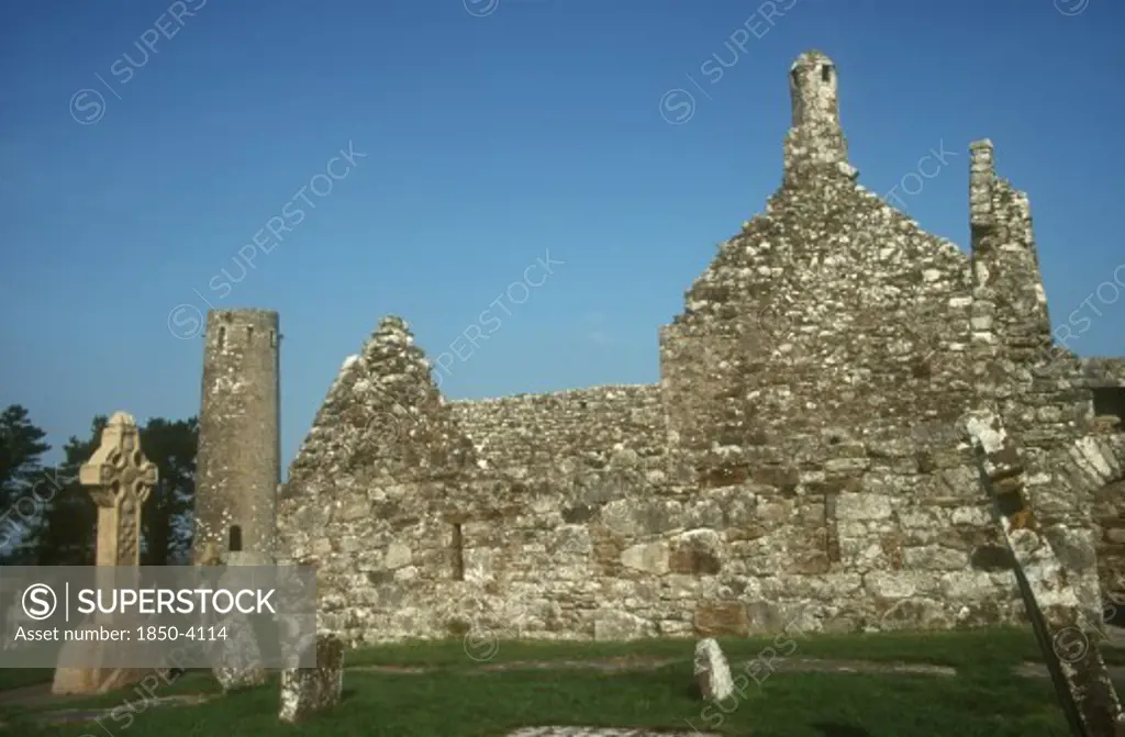 Ireland, West Meath, Clonmacnoise, Ruins Of 9Th Or 10Th Century Monastery In The Shannon Valley