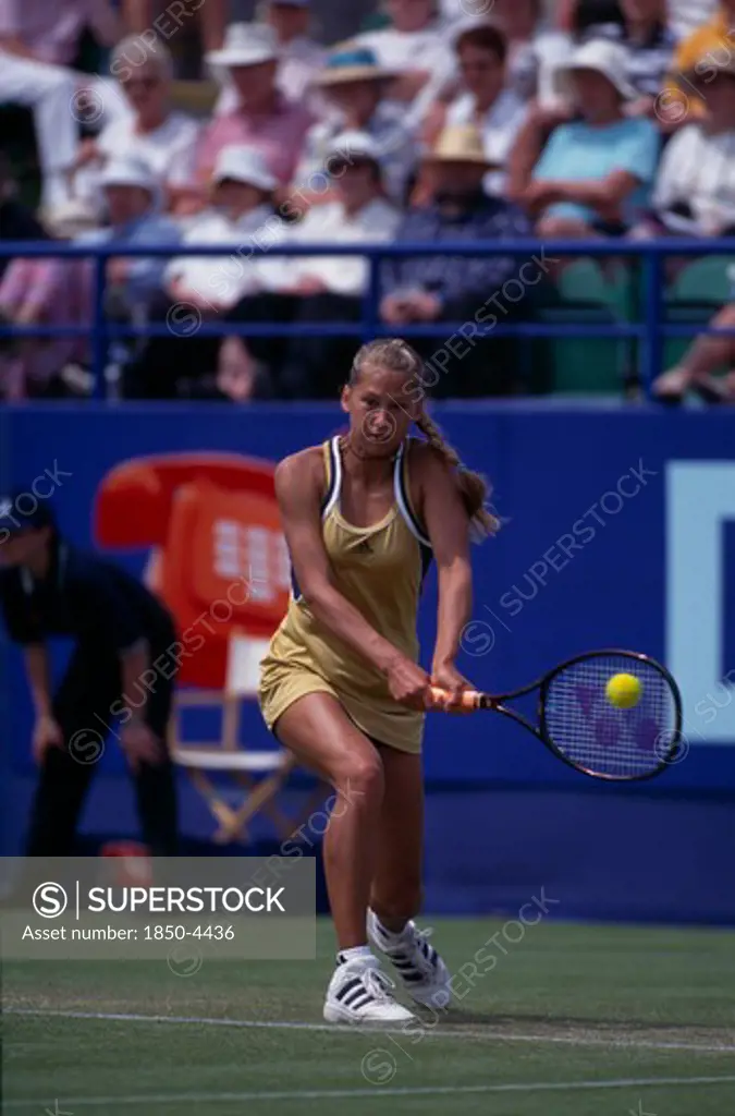 Sport , Ball Games, Tennis , Anna Kournikova Competing At Wimbledon