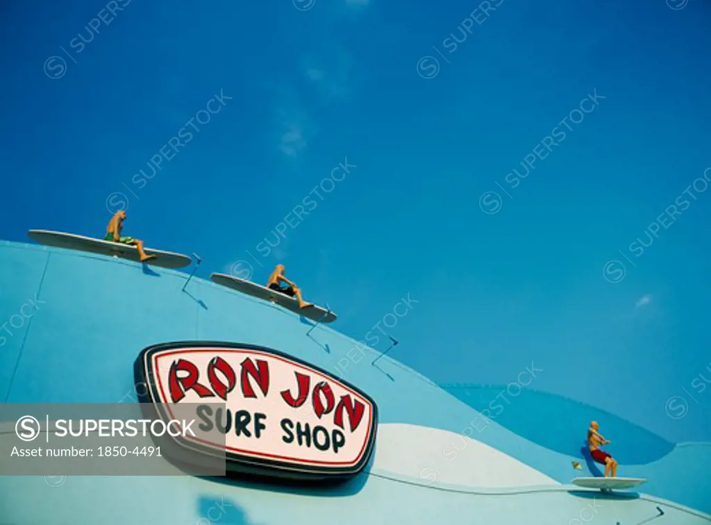 Usa, Florida , Fort Lauderdale, Sawgrass Mills Outlet Mall Oasis Ron Jon Surfshop Sign
