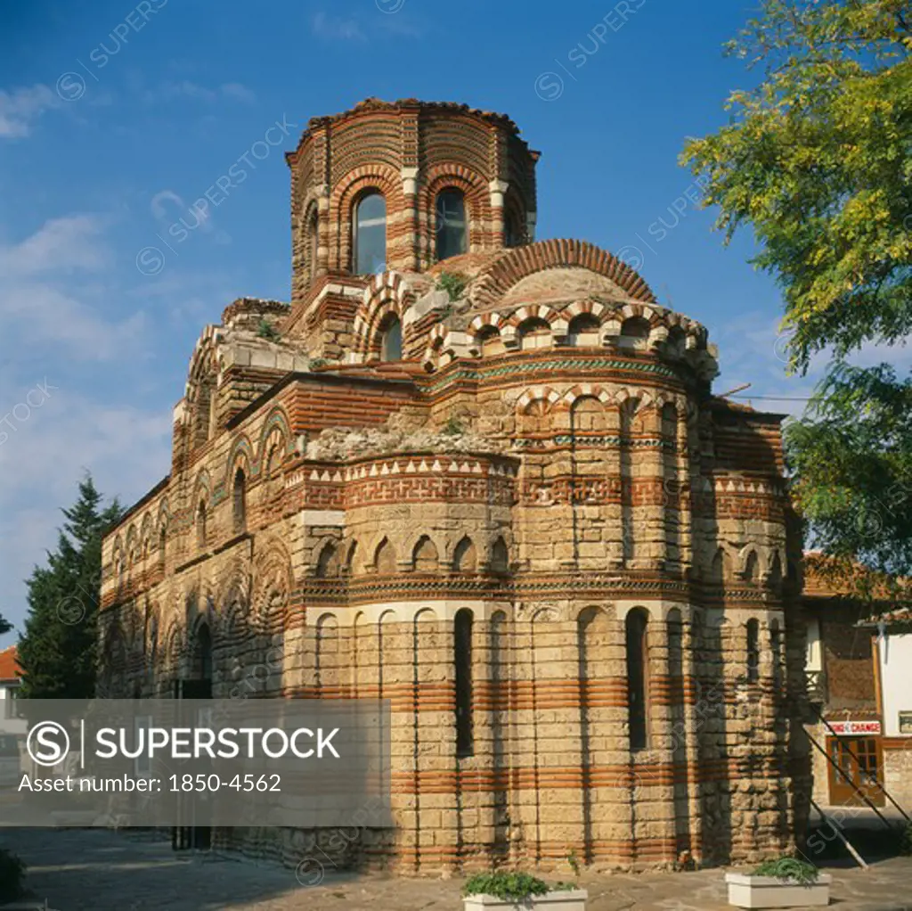 Bulgaria, Burgas Region , Nesebur ,  Art Gallery In Converted Traditional Church Intricate Stone Work Can'T See The Fact It Is An Art Gallery