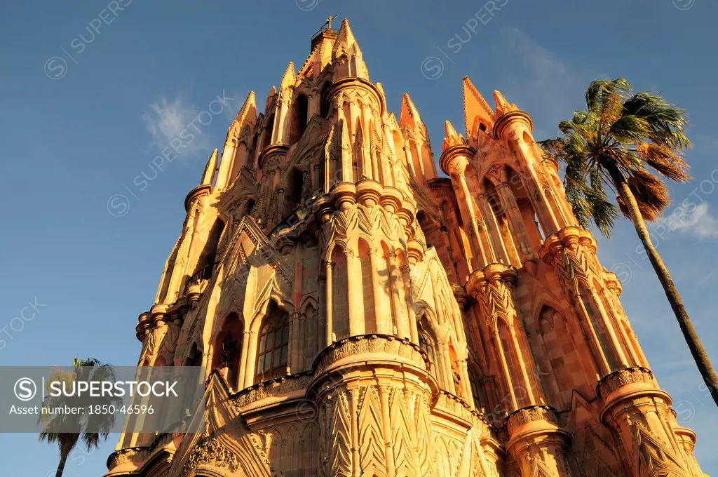 Mexico, Bajio, San Miguel de Allende, La Parroquia de San Miguel Arcangel exterior.