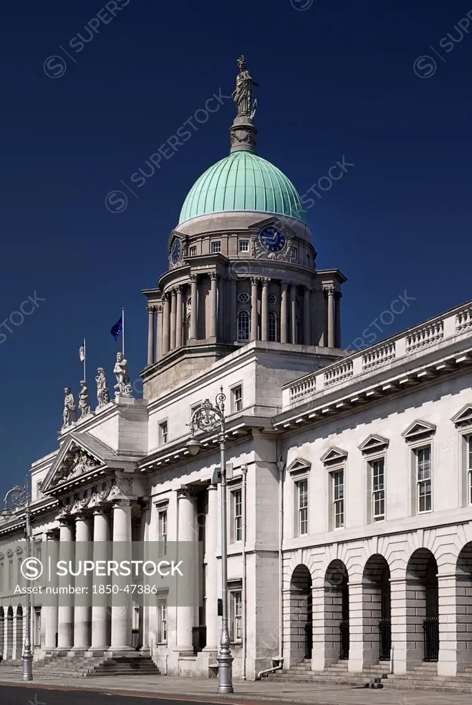 Ireland, County Dublin, Dublin City, Custom House general view of the facade.