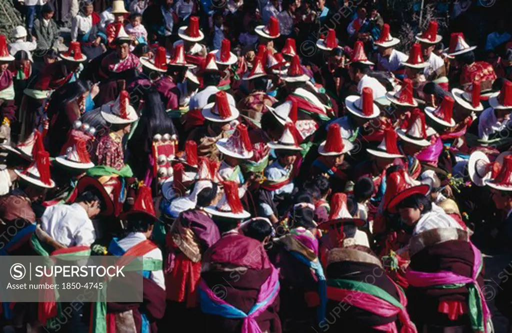 China , Qinghai, Tongren , View Over Mass Of Tibetan Dancers At A Tibetan Festival
