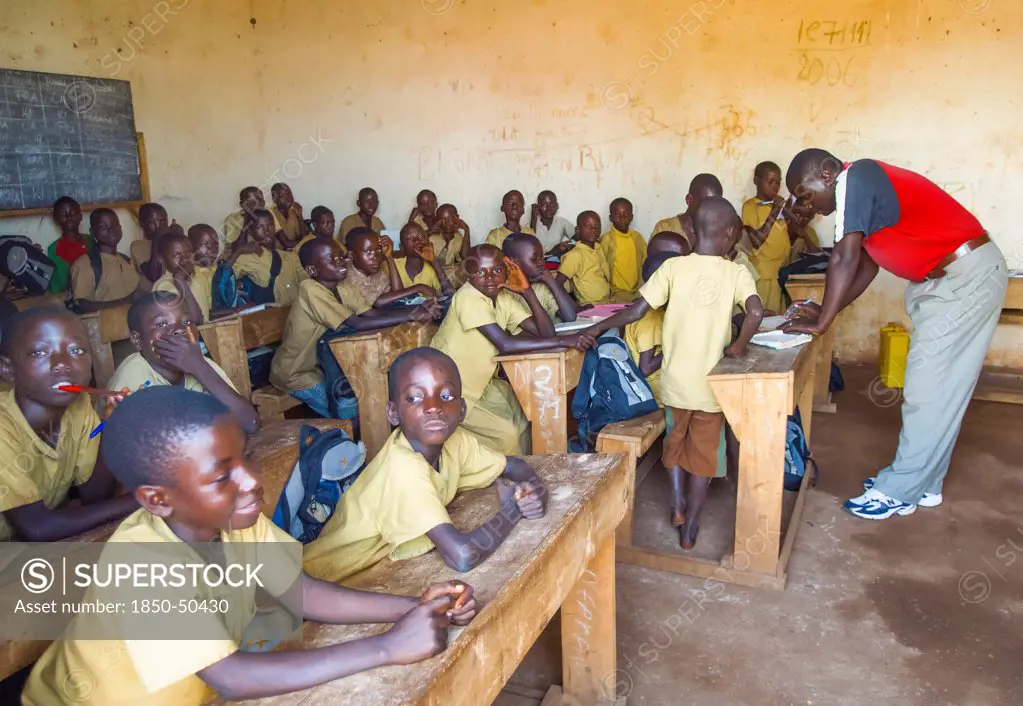 Burundi, Cibitoke Province, Buganda, Ruhagurika Primary Students in their Catch-Up Class. Catch up classes were established by Concern Worldwide across a number of schools in Cibitoke to provide a second chance for children who had previously dropped out of school.