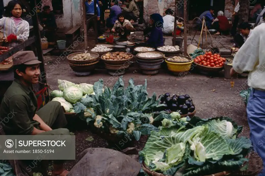 Vietnam, North, Hanoi, Vegetable Street Market