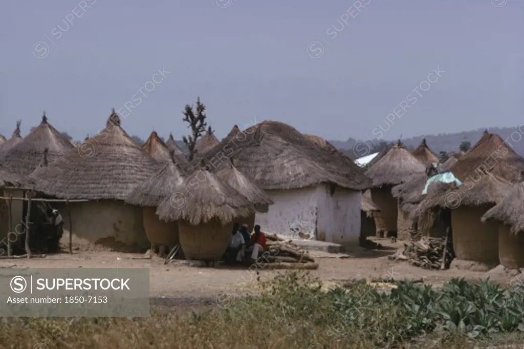 Nigeria, Uke, Circular Thatched Mud Huts In The Village Between Abuja And Keffi