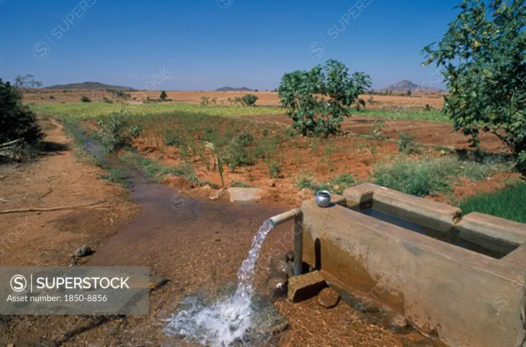 India, Andhra Pradesh, Anantapur, Ground Water Irrigating Dry Field On Hilltop