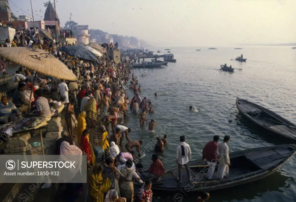 India, Uttar Pradesh, Varanasi, Crowded Banks Of The Ganges River During Sivaratri Festival