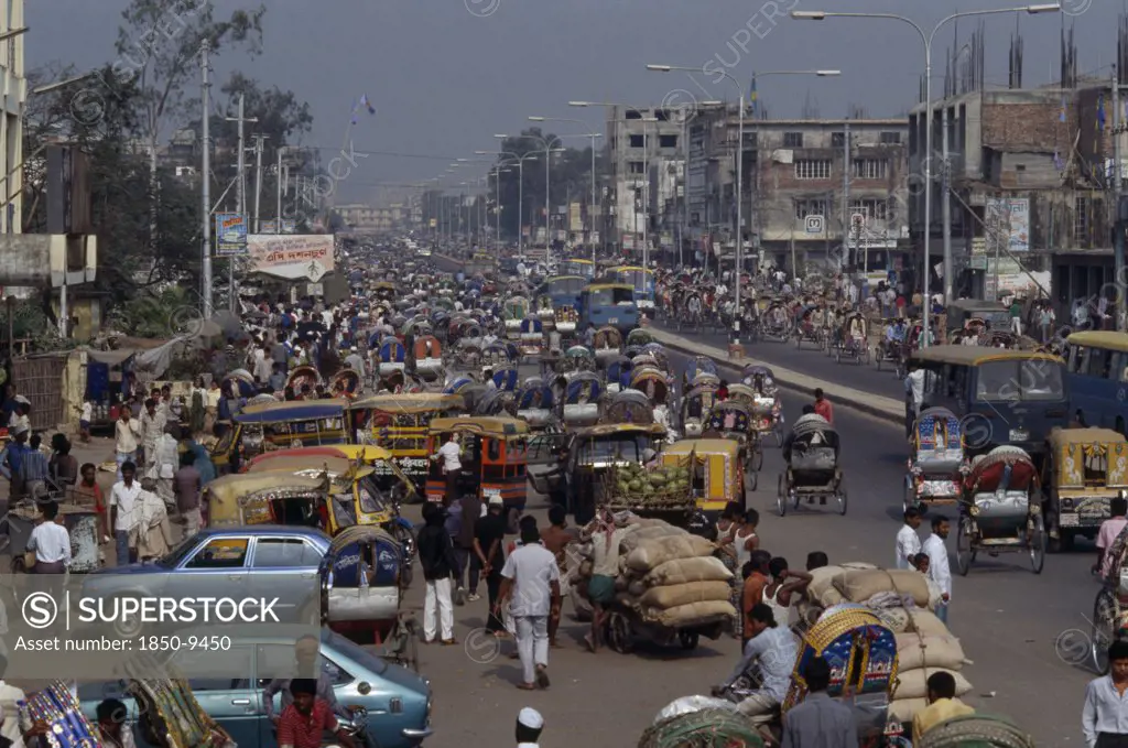 Bangladesh, Dhaka, Crowded Street Near New Market