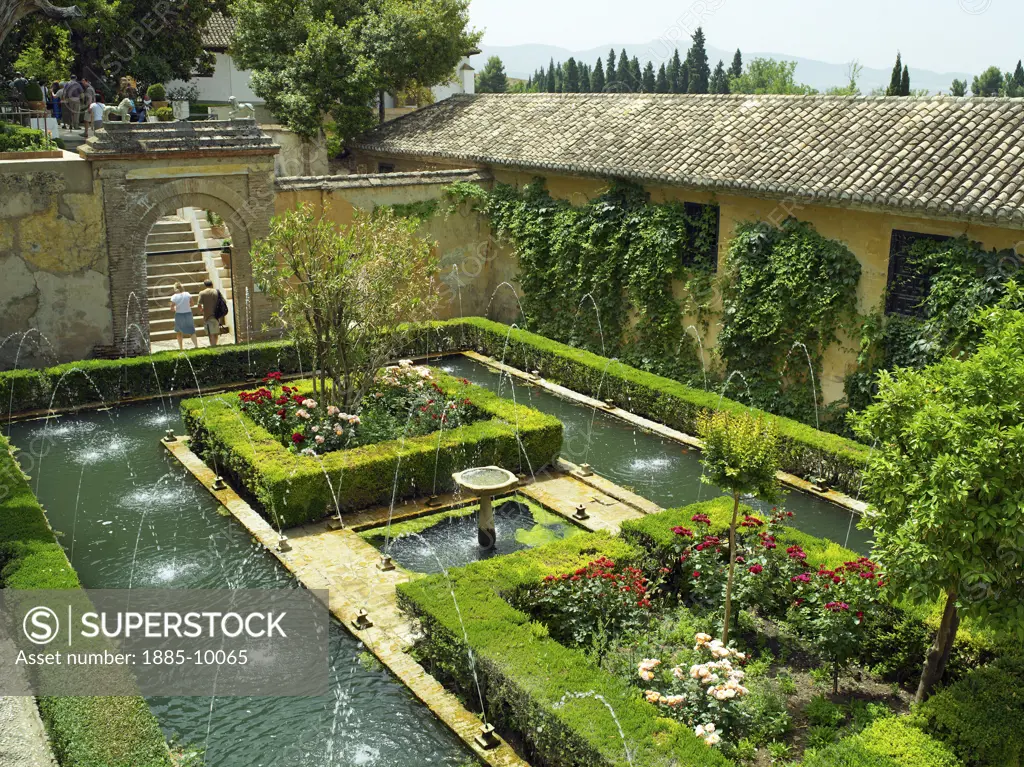 Spain, Andalucia, Granada, Gardens of the Alhambra palace - Jardin de la Sultana