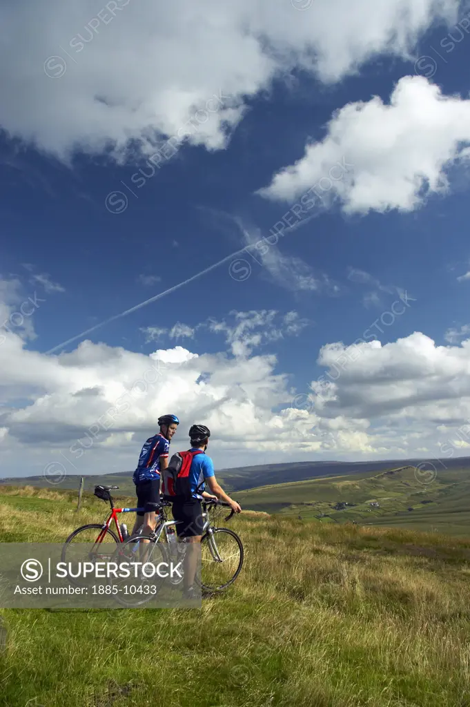 Leisure & Activities, Cycling, , Cyclists admiring Pennine view at the Buckstones Deanhead  