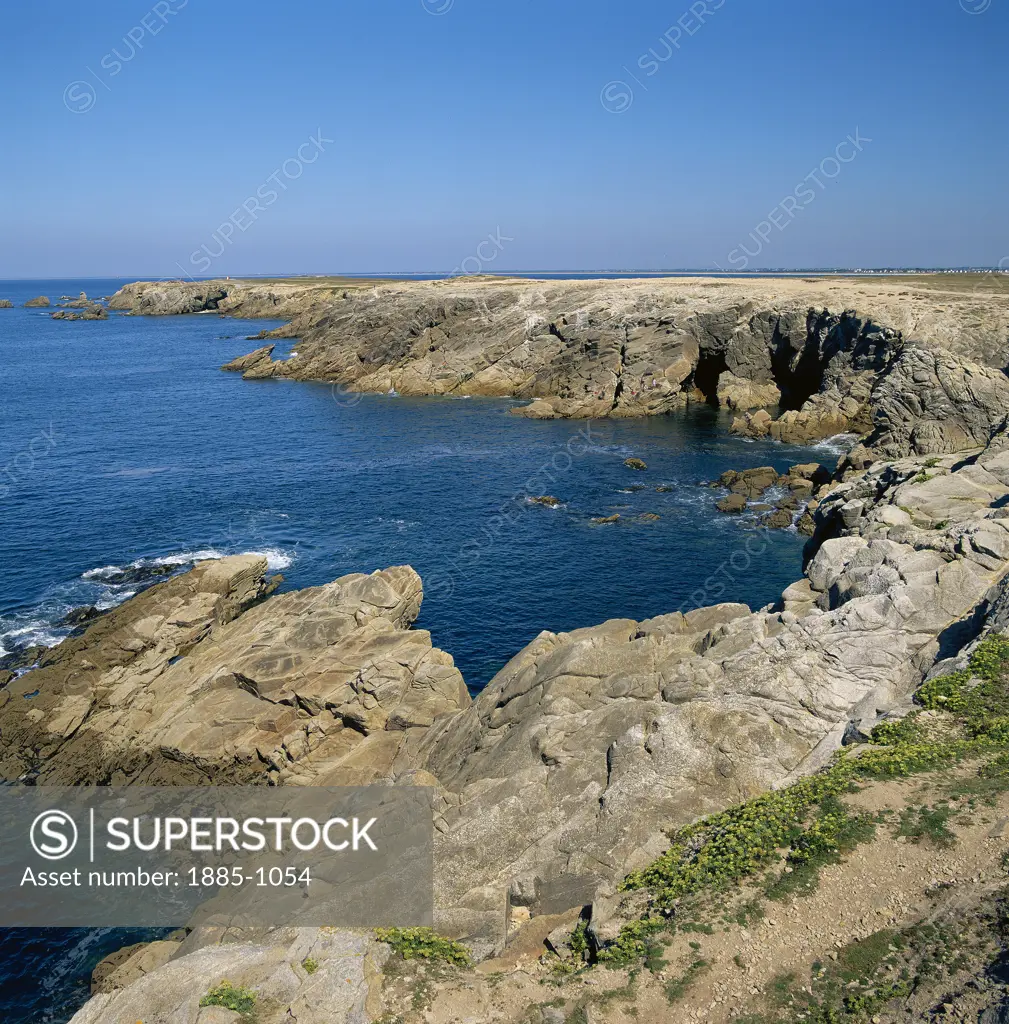 France, Brittany, Quiberon Peninsula, View along rugged coastline