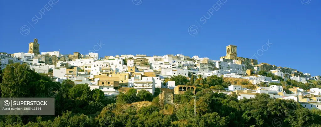 Spain, Andalucia, Arcos de la Frontera, Townscape with churchtowers