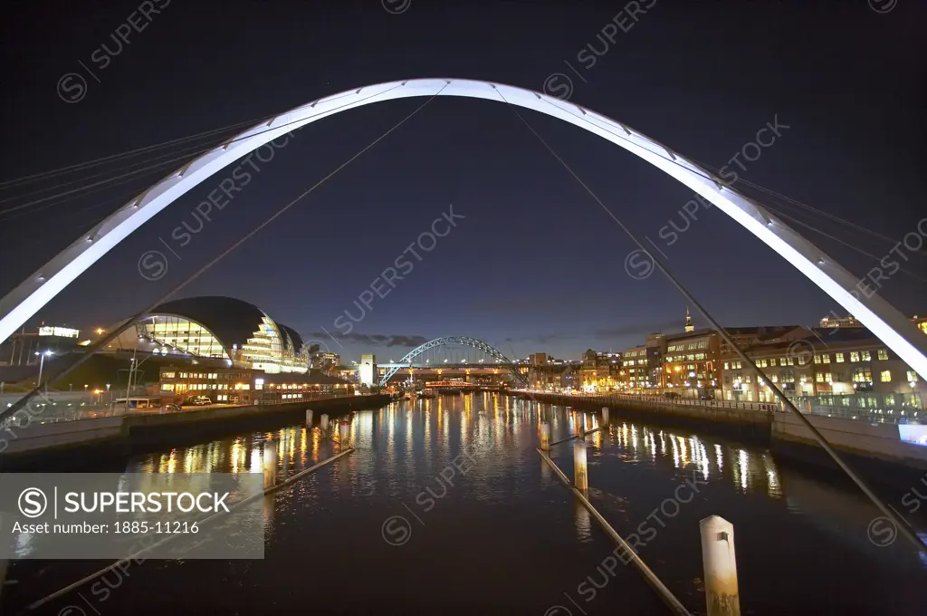 UK - England, Tyne and Wear, Gateshead, Millennium Bridge and Tyne Bridge and Sage Gateshead Music Centre  at night