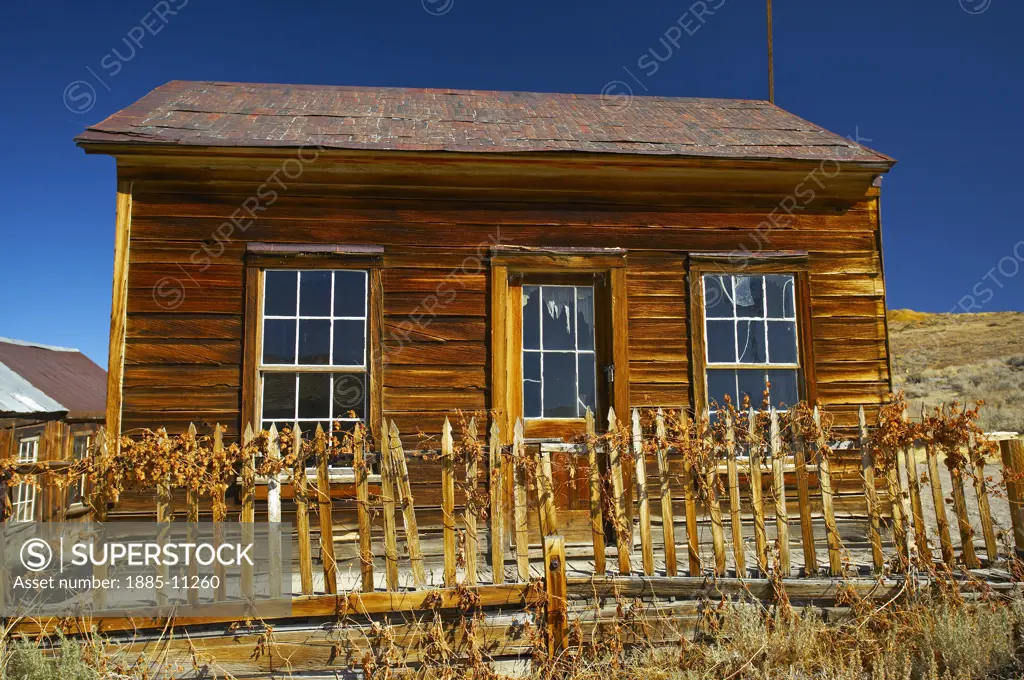 USA, California, Bodie, Abandoned shack in ghost town